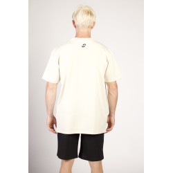 T-shirt über Größe